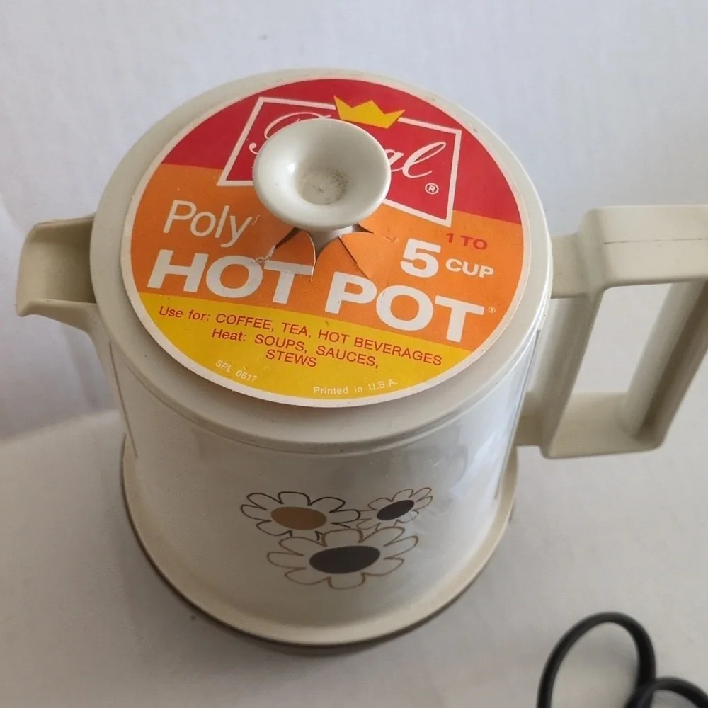 Regal Poly Hot-Pot 5 cup Daisies Electric Kettle